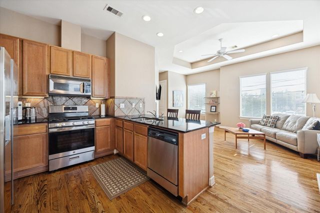 3878 Center Street, Houston, TX 77007