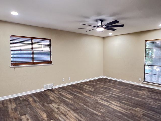 800 Western Hills Drive, Sherman, TX 75092