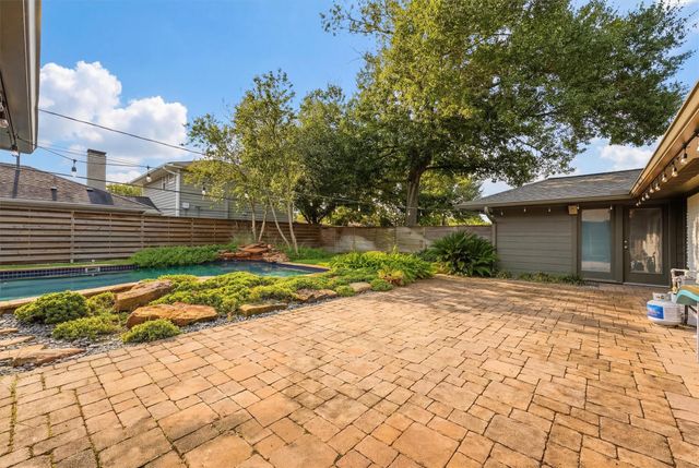 4517 Willowbend Boulevard, Houston, TX 77035