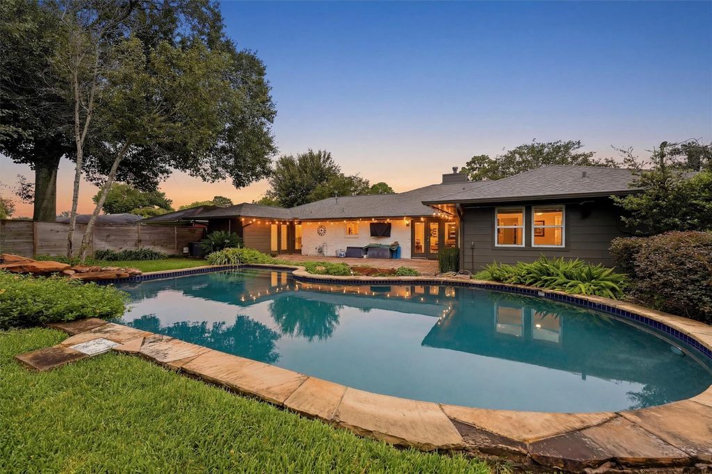 4517 Willowbend Boulevard, Houston, TX 77035