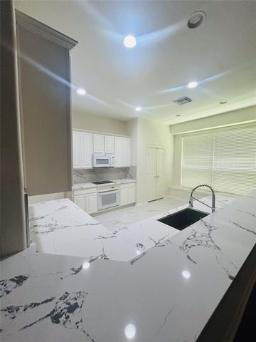 43 N Belfair Place, The Woodlands, TX 77382
