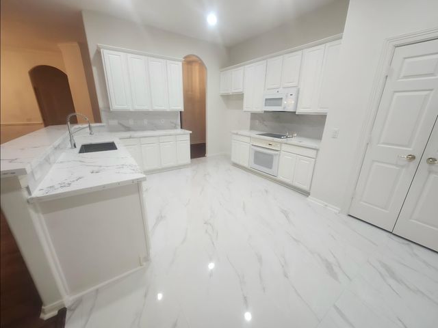 43 N Belfair Place, The Woodlands, TX 77382