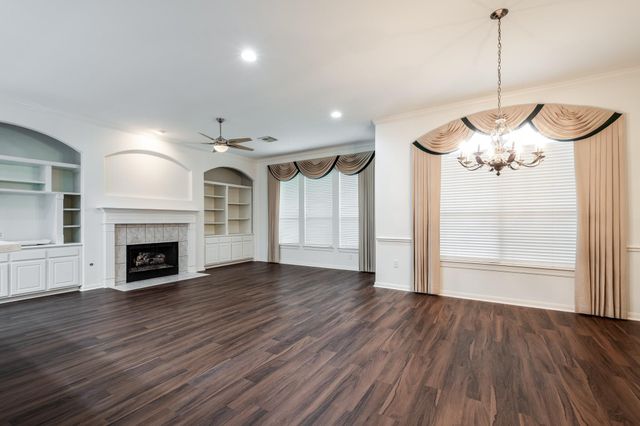 43 N Belfair Place, The Woodlands, TX 77382