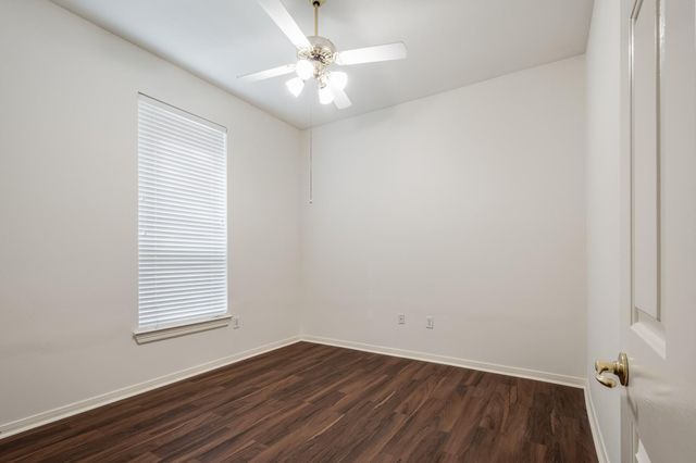 43 N Belfair Place, The Woodlands, TX 77382