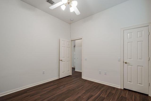 43 N Belfair Place, The Woodlands, TX 77382