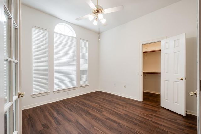 43 N Belfair Place, The Woodlands, TX 77382