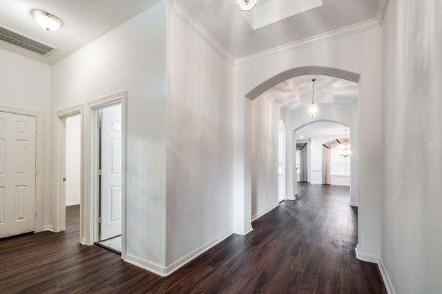 43 N Belfair Place, The Woodlands, TX 77382