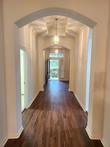 43 N Belfair Place, The Woodlands, TX 77382