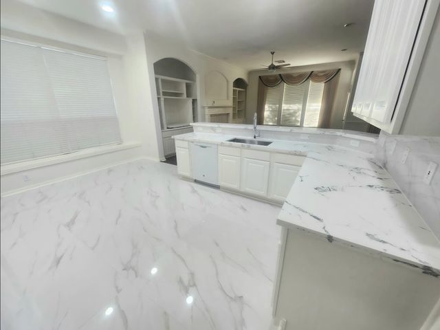 43 N Belfair Place, The Woodlands, TX 77382