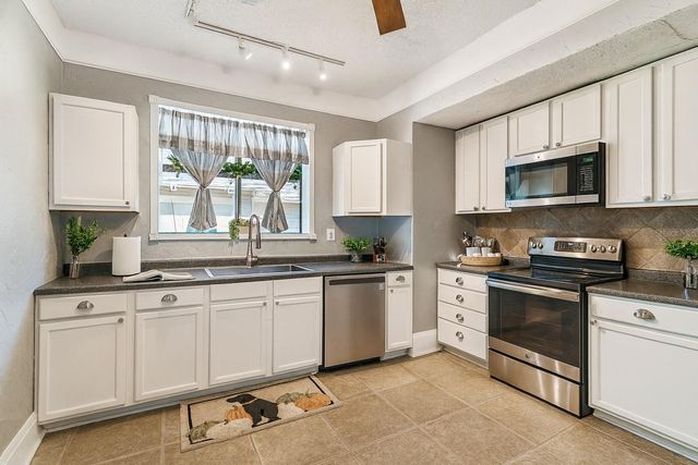 906 E HAMILTON AVENUE, Tampa, FL 33604