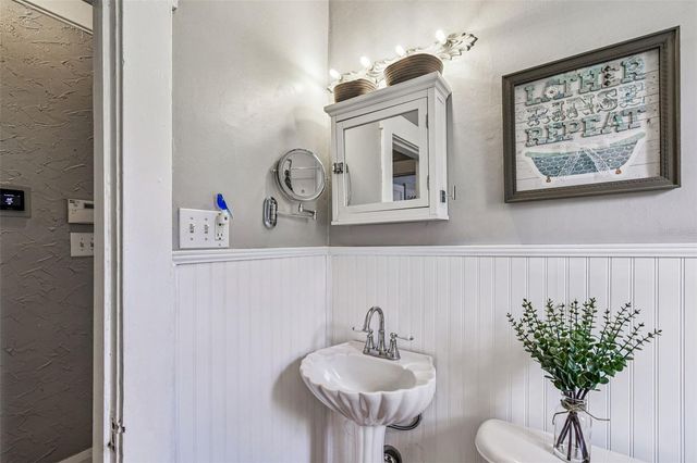 906 E HAMILTON AVENUE, Tampa, FL 33604