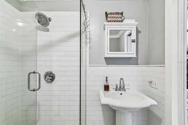 906 E HAMILTON AVENUE, Tampa, FL 33604