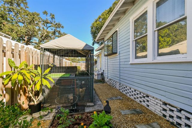 906 E HAMILTON AVENUE, Tampa, FL 33604