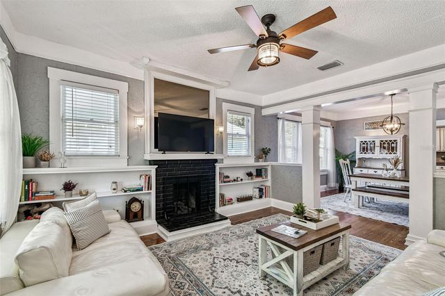 906 E HAMILTON AVENUE, Tampa, FL 33604