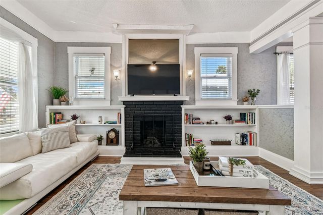 906 E HAMILTON AVENUE, Tampa, FL 33604