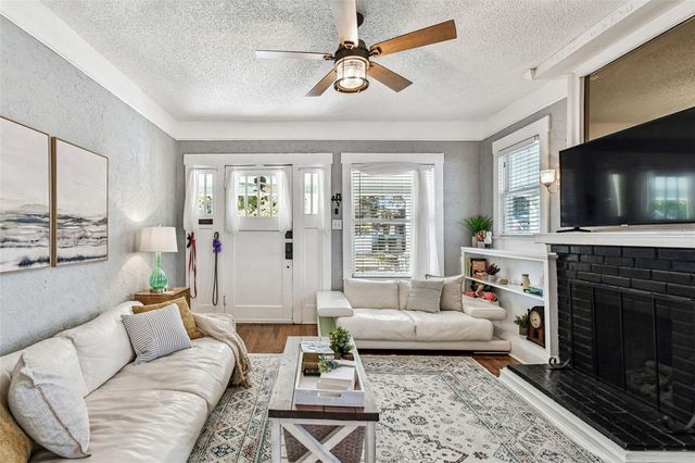 906 E HAMILTON AVENUE, Tampa, FL 33604