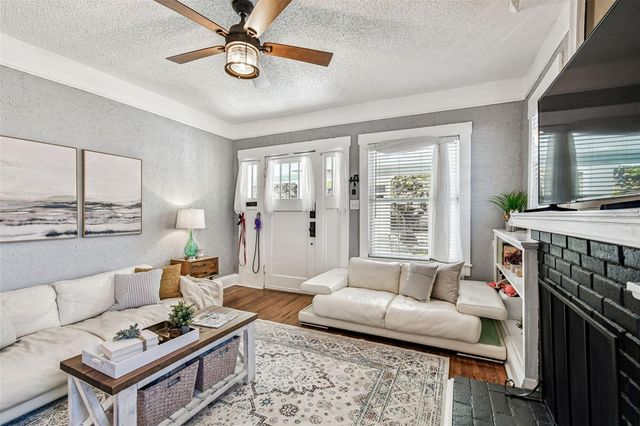 906 E HAMILTON AVENUE, Tampa, FL 33604