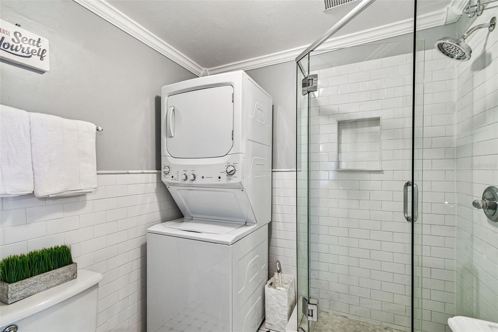 Image 31 of property listing at 906 E HAMILTON AVENUE, Tampa, FL 33604