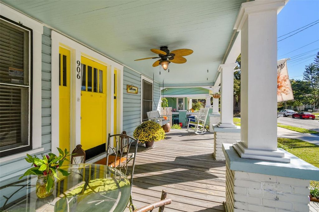 Image 5 of property listing at 906 E HAMILTON AVENUE, Tampa, FL 33604