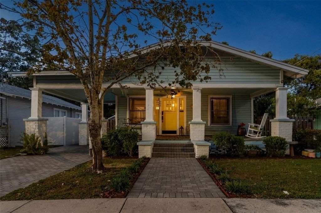 Image 42 of property listing at 906 E HAMILTON AVENUE, Tampa, FL 33604