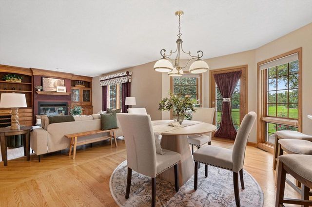 W299N1828 Windridge COURT, Pewaukee, WI 53072