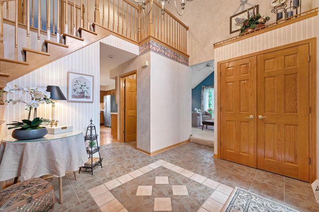 W299N1828 Windridge COURT, Pewaukee, WI 53072