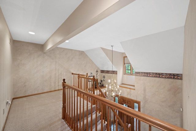 W299N1828 Windridge COURT, Pewaukee, WI 53072