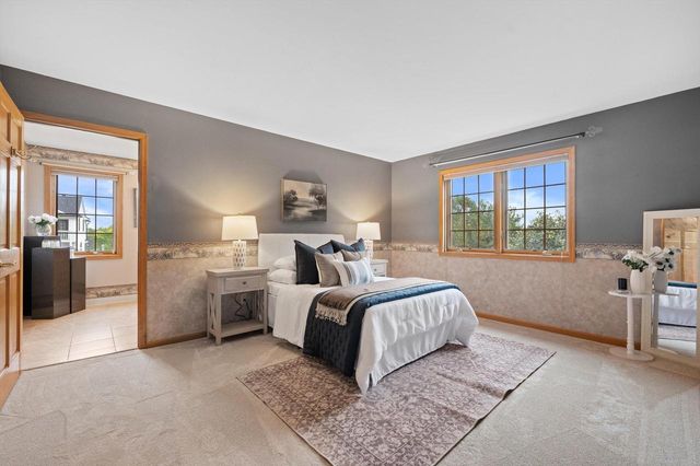 W299N1828 Windridge COURT, Pewaukee, WI 53072