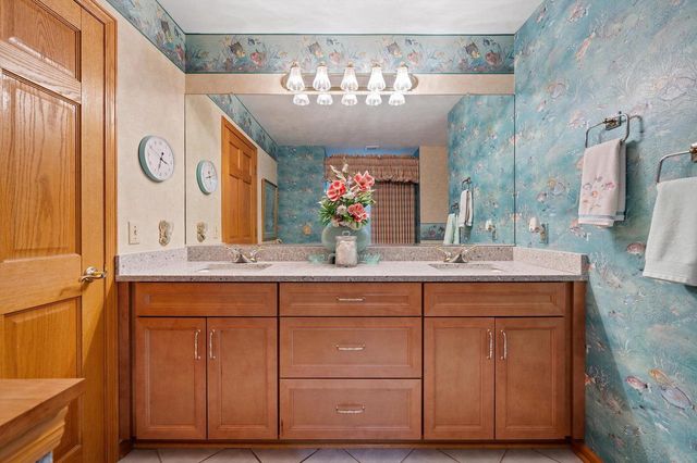 W299N1828 Windridge COURT, Pewaukee, WI 53072