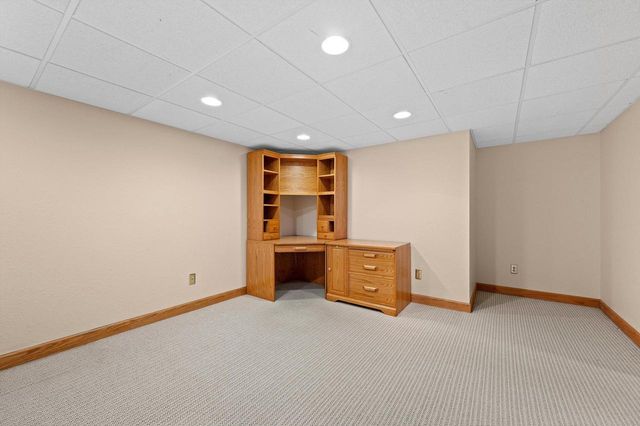 W299N1828 Windridge COURT, Pewaukee, WI 53072