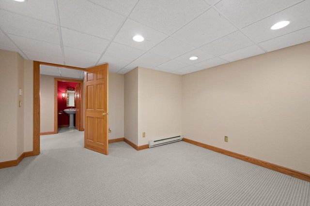 W299N1828 Windridge COURT, Pewaukee, WI 53072