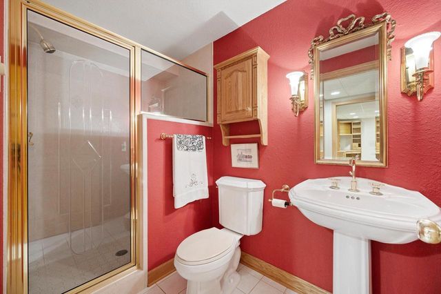 W299N1828 Windridge COURT, Pewaukee, WI 53072