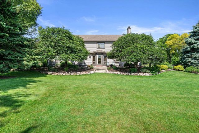 W299N1828 Windridge COURT, Pewaukee, WI 53072