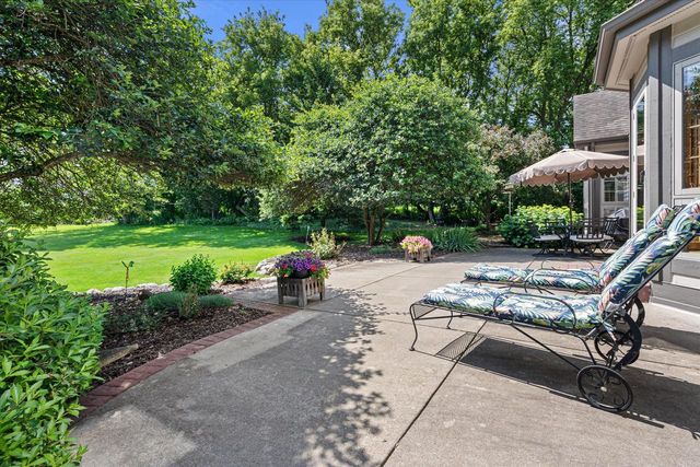 W299N1828 Windridge COURT, Pewaukee, WI 53072