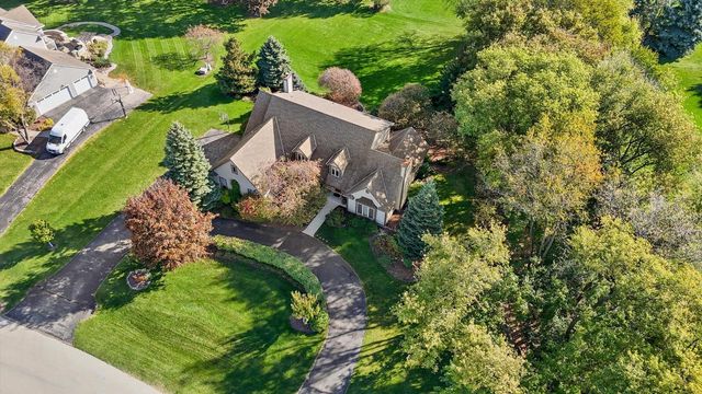 W299N1828 Windridge COURT, Pewaukee, WI 53072