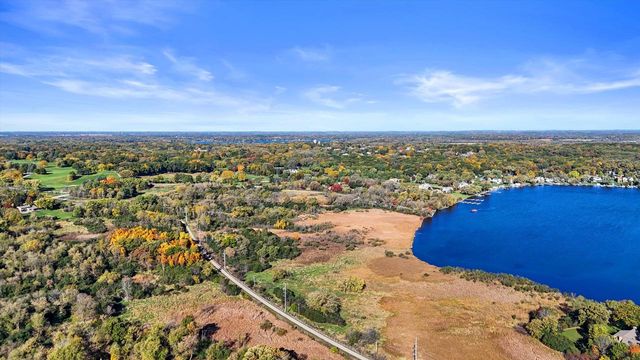 W299N1828 Windridge COURT, Pewaukee, WI 53072