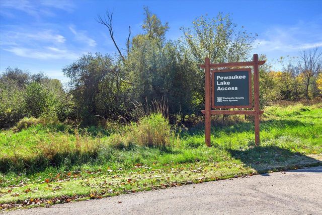 W299N1828 Windridge COURT, Pewaukee, WI 53072
