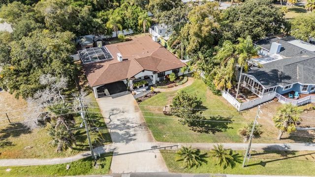 302 WHITCOMB BOULEVARD, Tarpon Springs, FL 34689