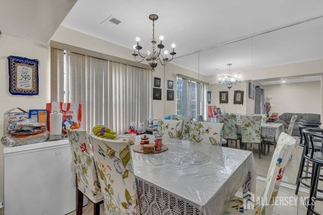 603 Green Hollow Drive 603, Iselin, NJ 08830