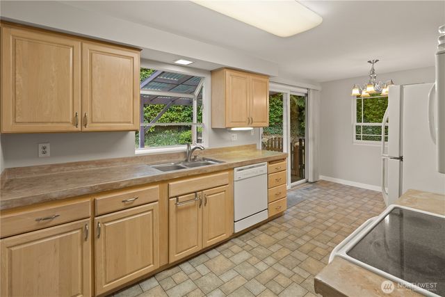 1519 NE 185th Street, Shoreline, WA 98155