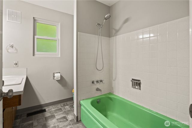 1519 NE 185th Street, Shoreline, WA 98155