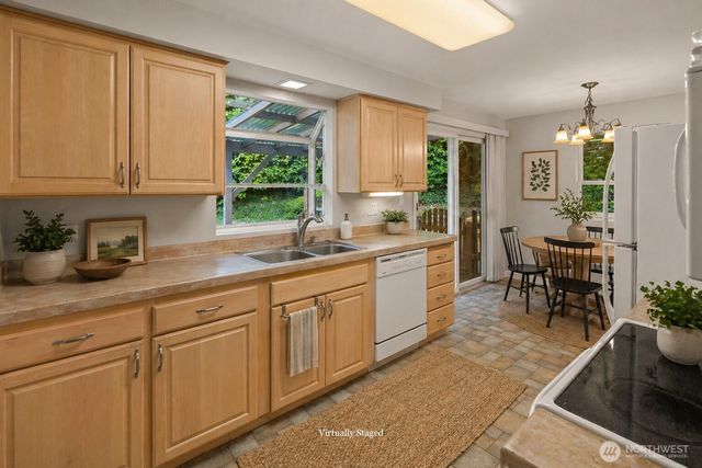 1519 NE 185th Street, Shoreline, WA 98155