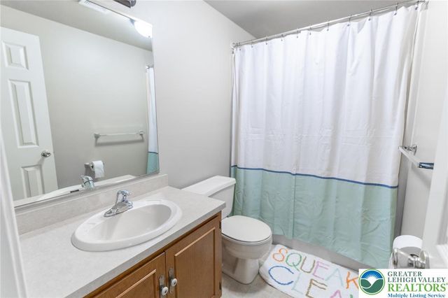 1049 Barnside Road, Allentown City, PA 18103