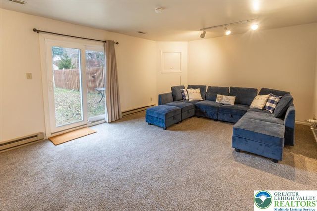 1049 Barnside Road, Allentown City, PA 18103