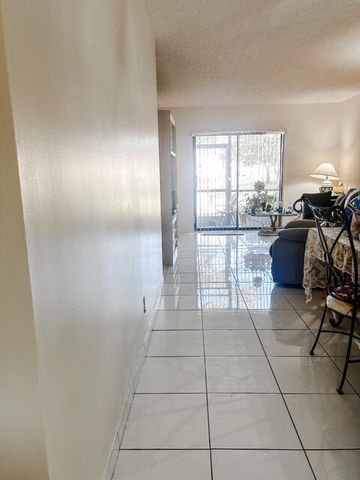 10332 SUNRISE LAKES Boulevard 111, Sunrise, FL 33322