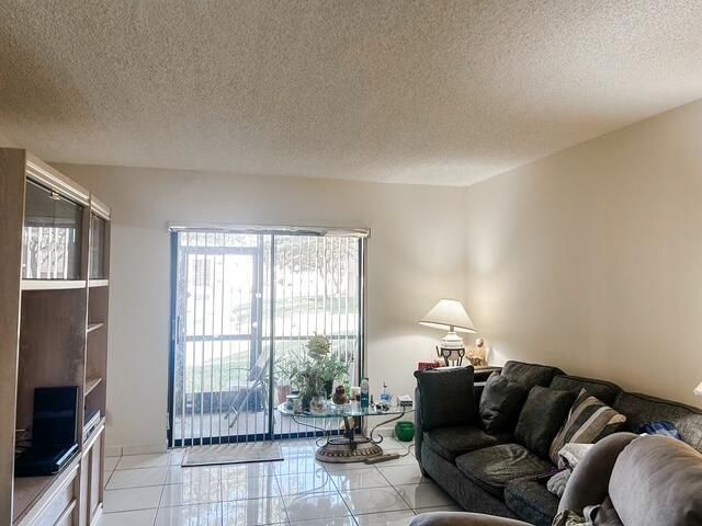 10332 SUNRISE LAKES Boulevard 111, Sunrise, FL 33322