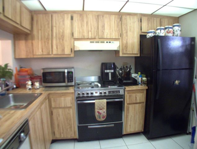 10332 SUNRISE LAKES Boulevard 111, Sunrise, FL 33322