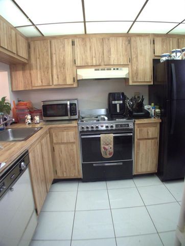 10332 SUNRISE LAKES Boulevard 111, Sunrise, FL 33322