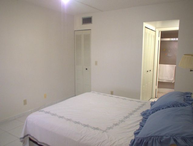 10332 SUNRISE LAKES Boulevard 111, Sunrise, FL 33322