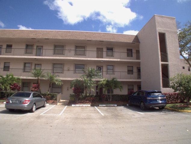 10332 SUNRISE LAKES Boulevard 111, Sunrise, FL 33322